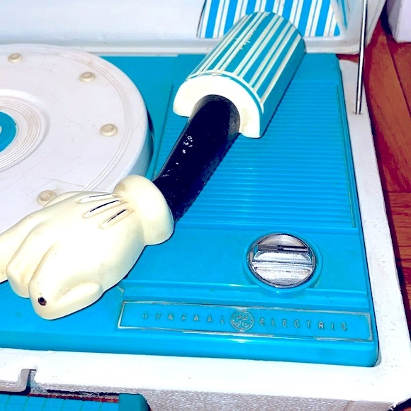 Disney Productions Mickey Mouse Record Player By General Electric Working Motor - Picture 5 of 14